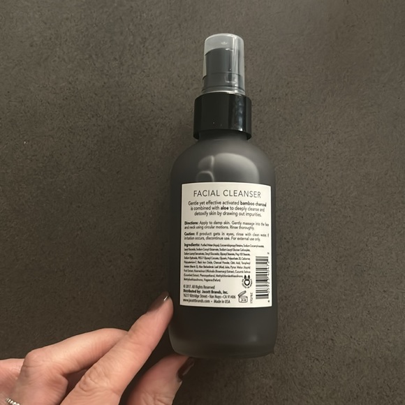 Brand new aloe charcoal facial cleanser - Picture 3 of 3